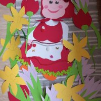 Ръчно изработена пролетна украса от картон Баба Марта,нарцис,лале и минзухар , снимка 1 - Декорация за дома - 44270667