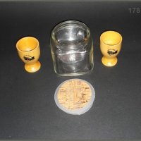 Лот: 2броя дървени яйчарки + стъклен съд за подправки с хирметична коркова тапа, снимка 3 - Други - 29617496