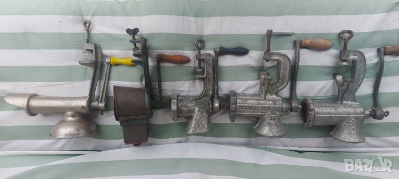 Стари и Стабилни Машинки за мелене на месо - домати и плодове, снимка 1