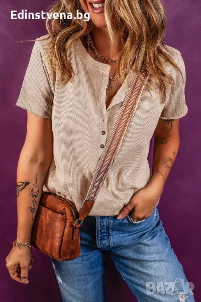 Дамска блуза в бежово с къс ръкав и копчета, снимка 1