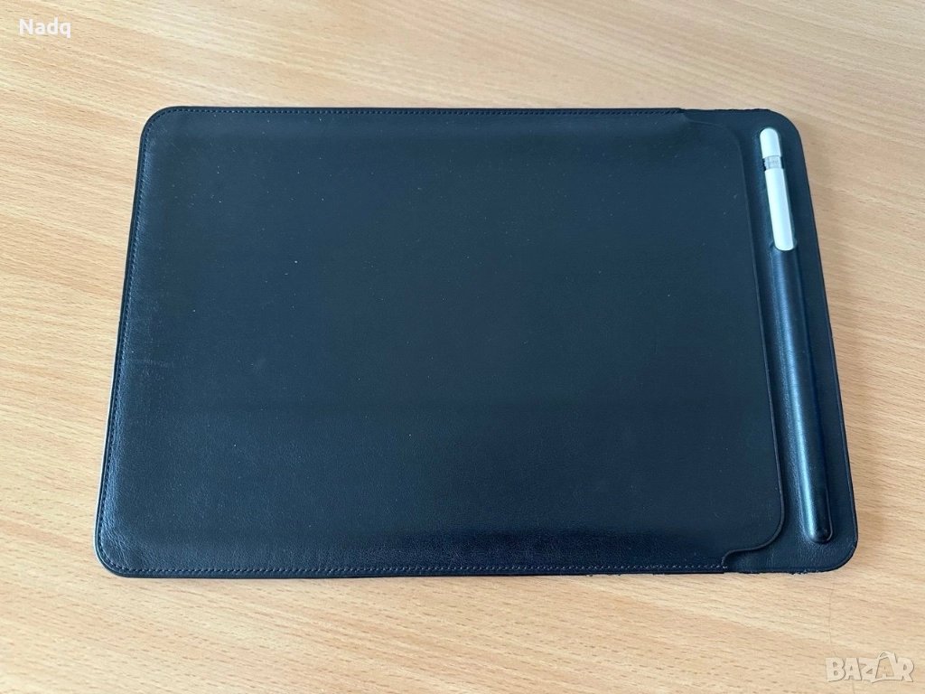 Оригинален Apple Leather Sleeve за iPad Pro 10.5” – като нов!, снимка 1