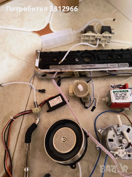 Чисто нови части за кафемашина GASTROBACK всичко на снимките 100лв чисто нов бойлер чисто нова помпа, снимка 1