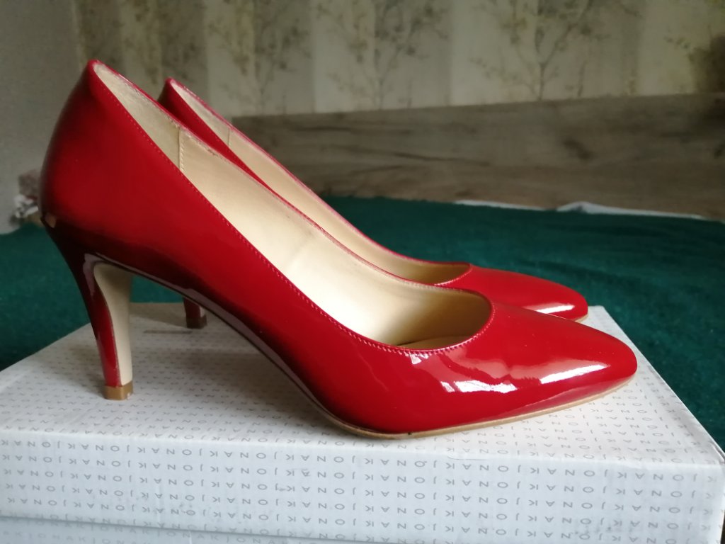 Червени стилни обувки на висок ток. в Дамски обувки на ток в гр. Русе -  ID32112221 — Bazar.bg