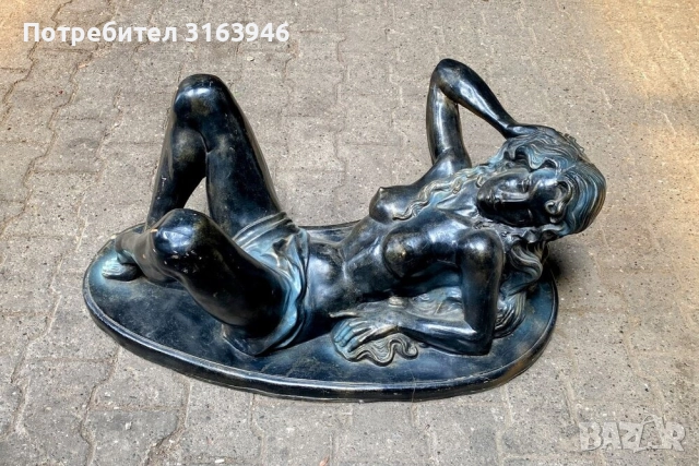 Уникален арт плот за маса – фигура на полегнала жена в класически стил, снимка 2 - Маси - 51718675