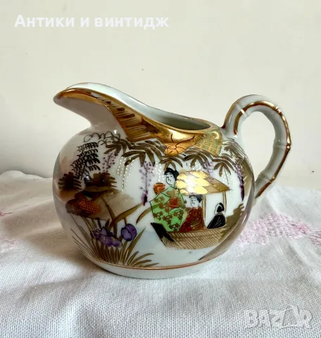Винтажна японска порцеланова каничка за мляко (сосиера) – ръчна роспись и злато, Гейши
