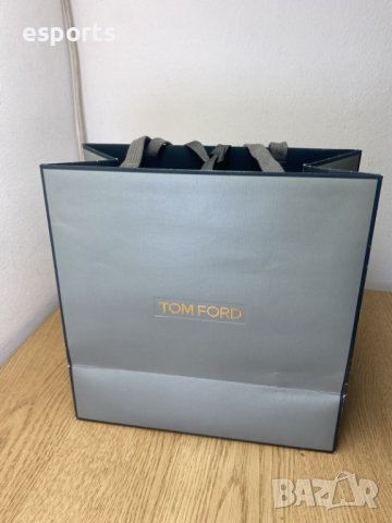 Автентична бутикова Tom Ford подаръчна торба 31 x 26 cm gift bag TF , снимка 6 - Други - 42064560