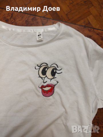 Дамска тениска с бродерия.