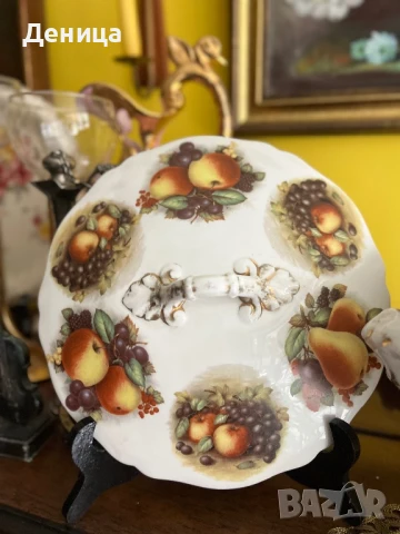 Един ослепителен красавец♥️ Бял порцелан, плодов мотив, красиви дръжки и впечатляващо столче. , снимка 5 - Други - 51304948