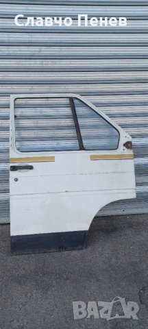Рертро врата предна дясна Рено Трафик /Renault Trafic, снимка 1 - Части - 36674152