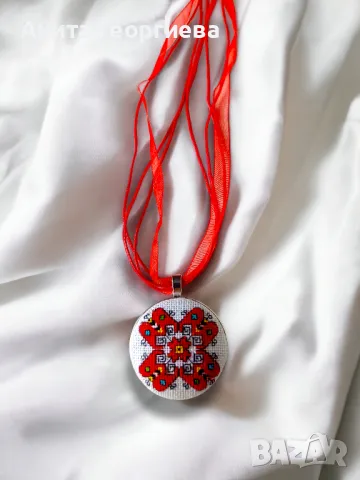Ръчно бродирано колие с българска шевица "Елбетица" , снимка 2 - Колиета, медальони, синджири - 38847862