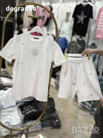 Комплекти с камъчета и мечета в бяло и черно