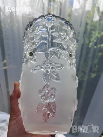 Ваза от Walther Glas от серията Carmen Satin с красив релефен  дизайн от матово и прозрачно стъкло, снимка 13 - Вази - 56218918