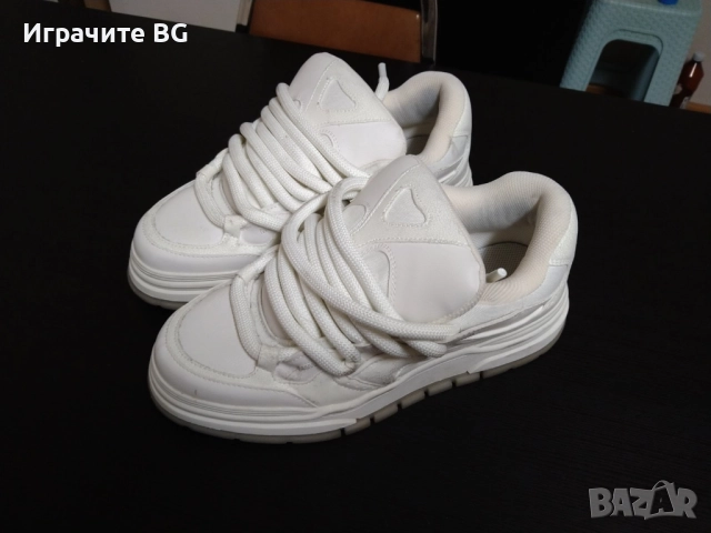 Спортни обувки, Bershka, снимка 3 - Спортни обувки - 52453467