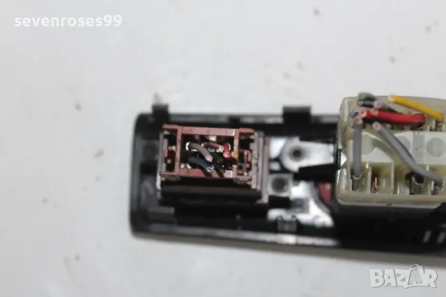 Бутон аварийни Renault Laguna 1 1.8i 1997 Рено Лагуна 1 хечбек + бутон отключване заключване, снимка 4 - Части - 48508147