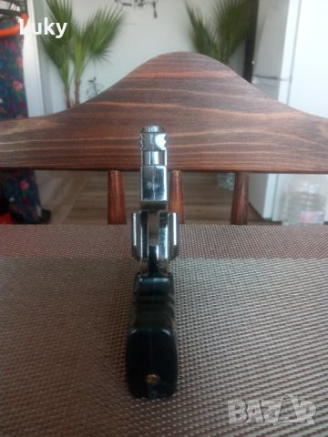 Продавам стилна и красива запалка-пистолет.Работеща., снимка 4 - Запалки - 42064838