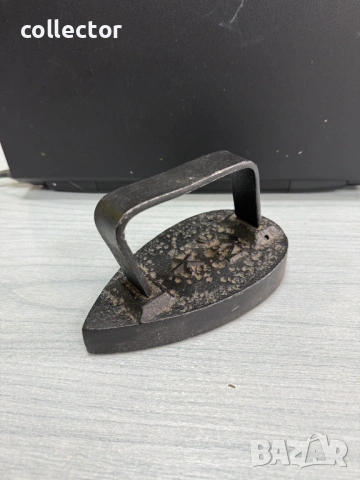 Класическа стара чугунена ютия. №8117