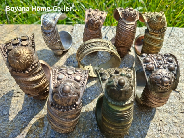 Възрожденска Сребърна Сечан Гривна Рогатка Носия Фолклор, снимка 6 - Антикварни и старинни предмети - 38902155