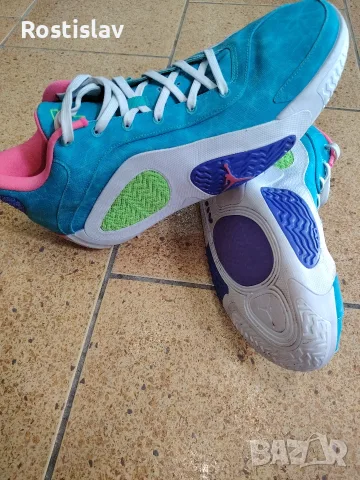 Nike Air Jordan оригинални маратонки в перфектно състояние без забележки като нови. 