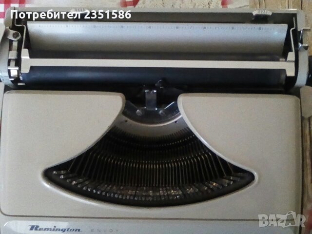 Пишеща машина Remington Envoy, снимка 2 - Антикварни и старинни предмети - 29931812
