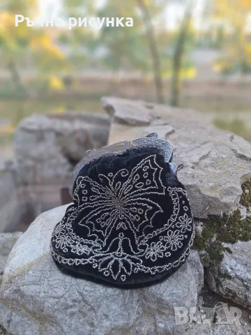 Красива вечерна дамска чантичка тип „торбичка“ (pouch bag) в стил винтидж / арт деко, изработена от 