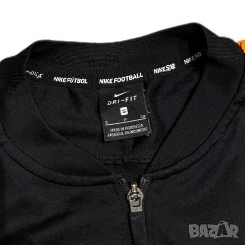 Мъжко горнище Nike Swoosh | S размер, снимка 3 - Спортни дрехи, екипи - 51302856
