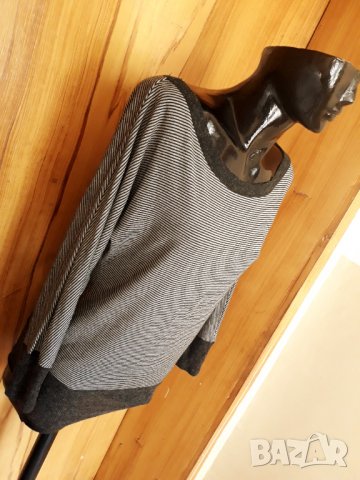 Сива туника райе тип прилеп М/Л, снимка 3 - Блузи с дълъг ръкав и пуловери - 34079609