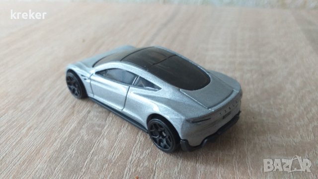 Tesla roadster hot wheels 1:64, снимка 3 - Коли, камиони, мотори, писти - 39452578