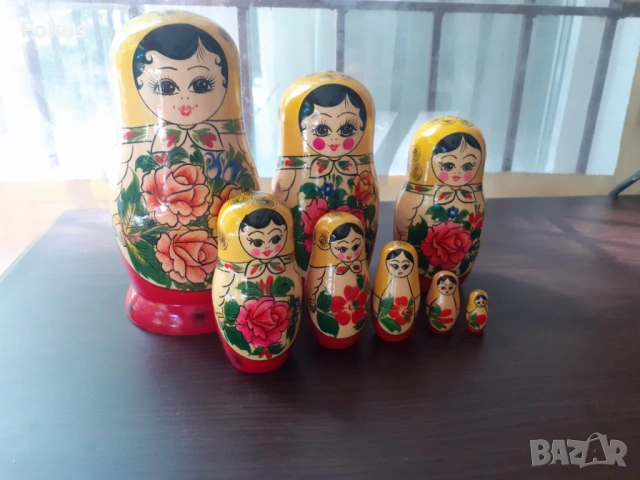Прекрасна стара руска кукла матрьошка 8 в 1 с етикет, снимка 2 - Антикварни и старинни предмети - 53275518