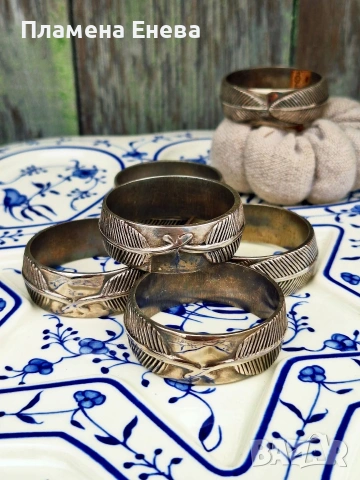 Комплект посребрени пръстени за салфетки 