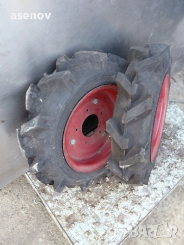 гуми 4х10, снимка 2 - Гуми и джанти - 51602980