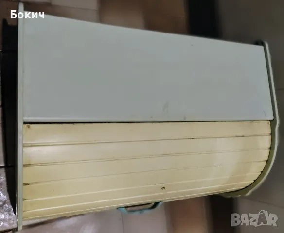 Кутия за хляб, пластмасова, с ролетен капак, снимка 2 - Кутии за храна - 49500072