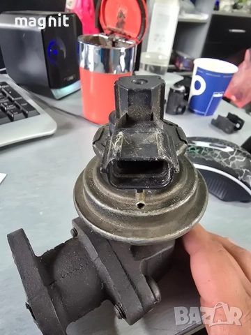 72206203 Клапан EGR 974F9D475AB 2.5td на Ford Transit 1994-2000год , снимка 3 - Части - 52303566