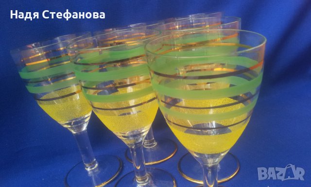 Ретро чашки за алкохол, златни кантове, цветна посипка, столче , снимка 3 - Антикварни и старинни предмети - 37982782