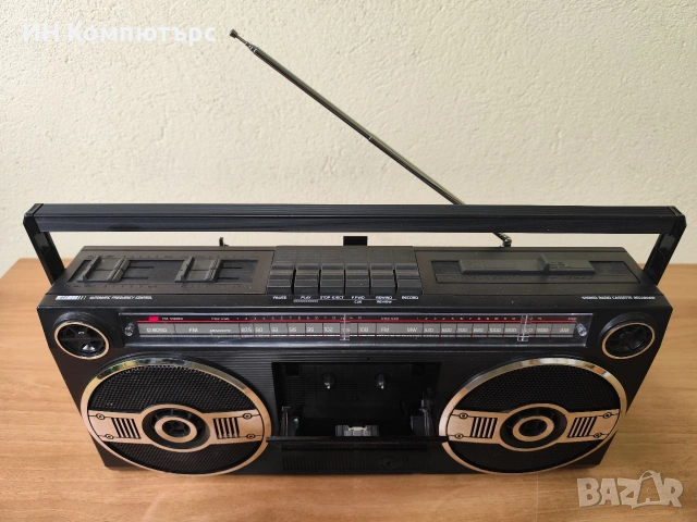 Продавам радиокасетофон Philips D8050, снимка 2 - Радиокасетофони, транзистори - 54336068