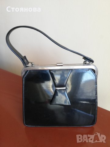 Стара малка черна чанта от лак с портмоне , снимка 5 - Чанти - 30017957