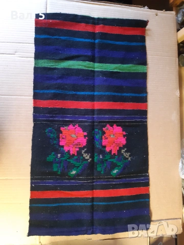 Автентична тъкана вълнена престилка , носия