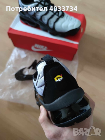 Nike vapormax plus, снимка 2 - Спортни обувки - 44810318