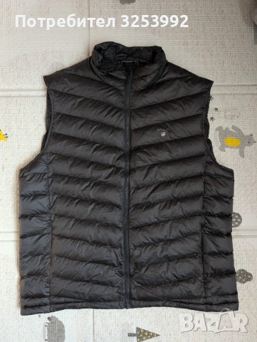 Ултралек пухен елек Gant НОВ!