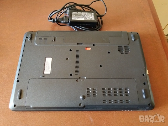 Лаптоп Acer Aspire E1-531, снимка 3 - Лаптопи за дома - 53970051