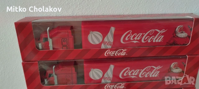 Продавам комплект коледни камиончета Кока Кола, снимка 2 - Колекции - 53938176