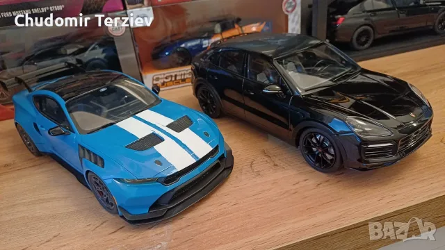 Мащабни модели коли 1:18 / Norev Porsche Cayenne / GT-Spirit Ford Mustang GTD