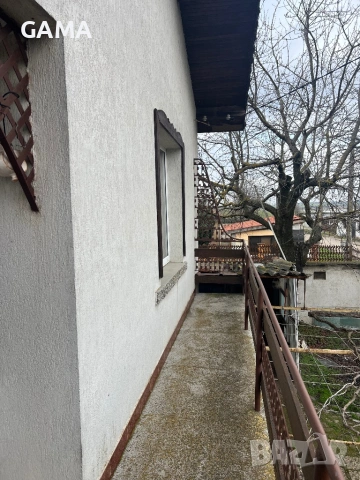 Двуетажна къща с.Плачидол, PVC, кладенец., снимка 8 - Къщи - 54213926