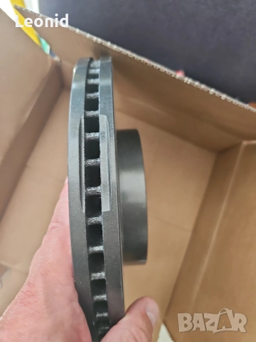 Продавам нови спирачни дискове Brembo за Mazda CX-5., снимка 2 - Части - 54089086