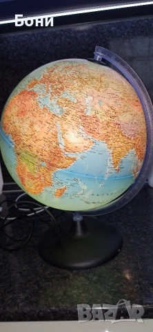 Продавам светещ глобус