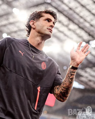 Анцуг.фланелка и къси панталони  на AC MIlan