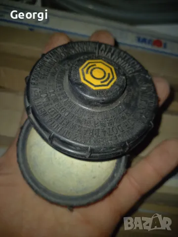 Капачка метална за бензин плюс капачка за мотора, снимка 2 - Части - 48650153