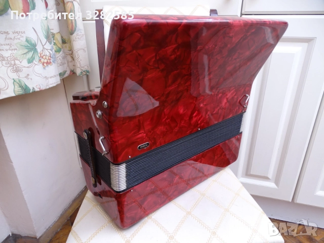 Акордеон Велтмайстер Стела 60 баса, снимка 2 - Акордеони - 52679326