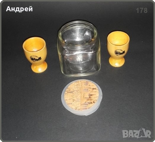 Лот: 2броя дървени яйчарки + стъклен съд за подправки с хирметична коркова тапа, снимка 3 - Други - 29617496