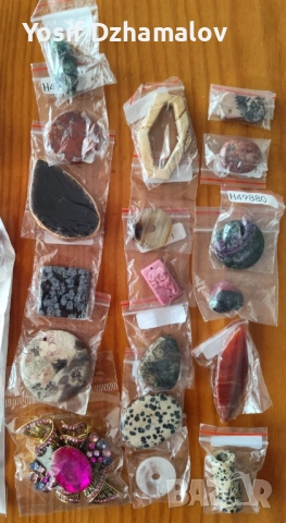 Брошки и висулки , снимка 3 - Колиета, медальони, синджири - 52429262