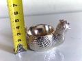 Прекрасна Посребрена Кокошка Поставка За Яйце,Солница, снимка 7